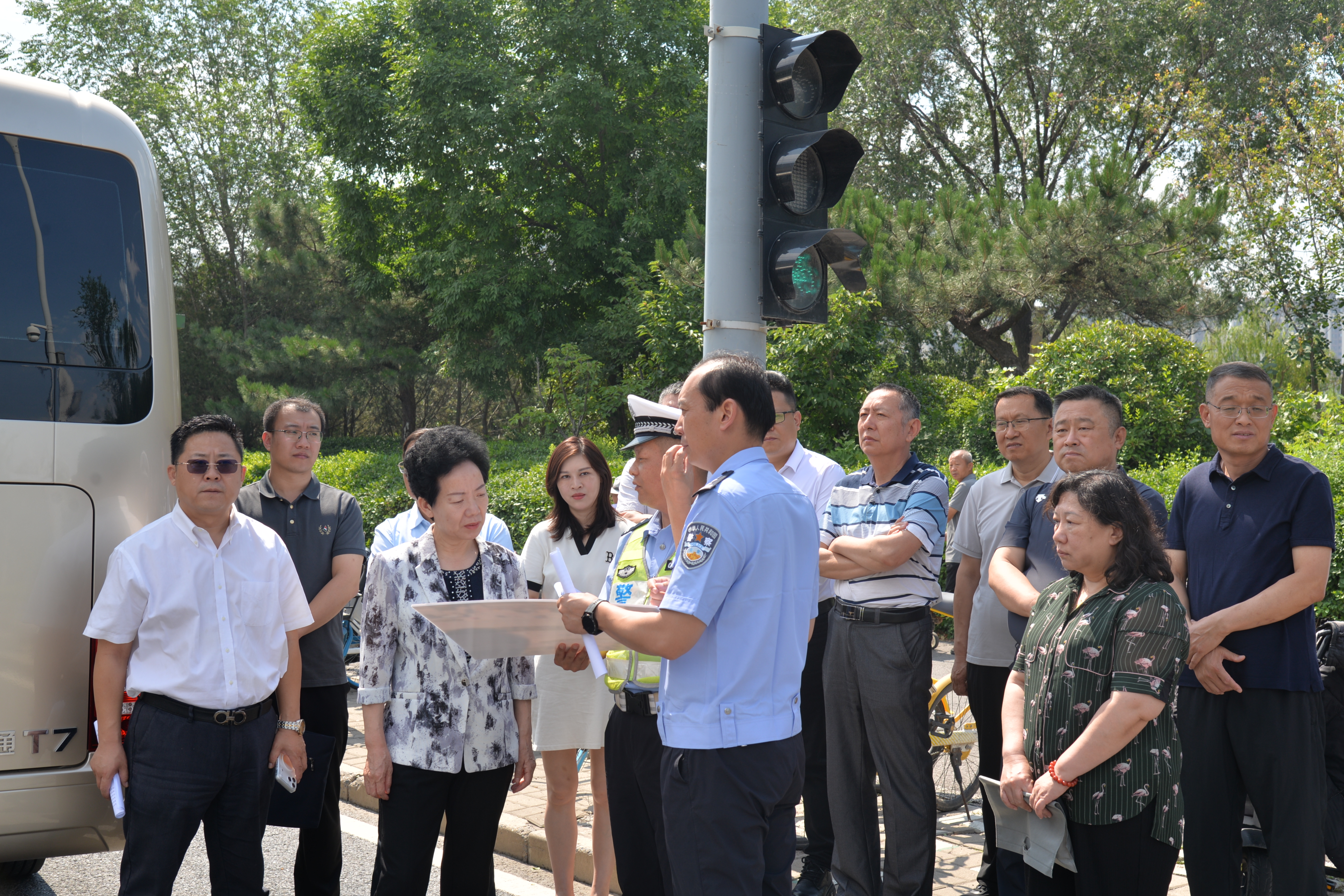 区政协开展“深化‘筑安护行’行动，筑牢道路交通安全防线”专题“群众提·商量办”
调研活动